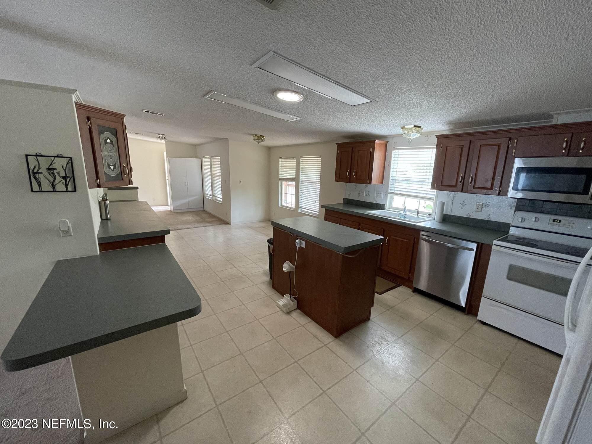 Theresa St, Hastings, FL 32145
