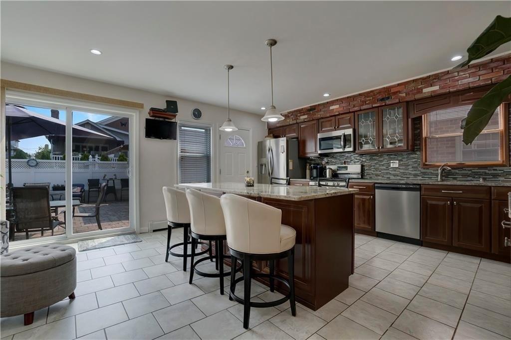 Beach 132nd St, Rockaway Park, NY 11694