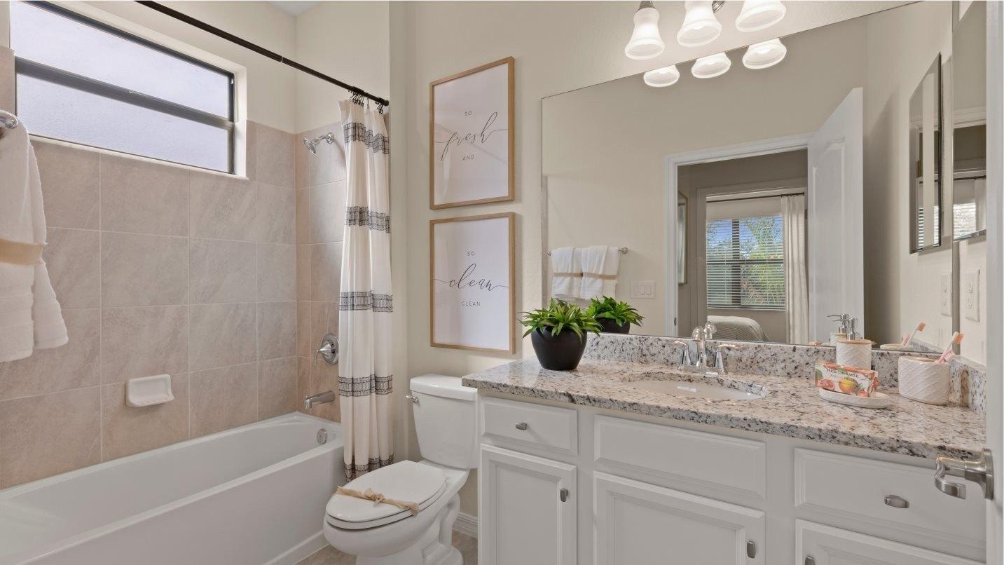Palamos Cir, Fort Myers, FL 33905