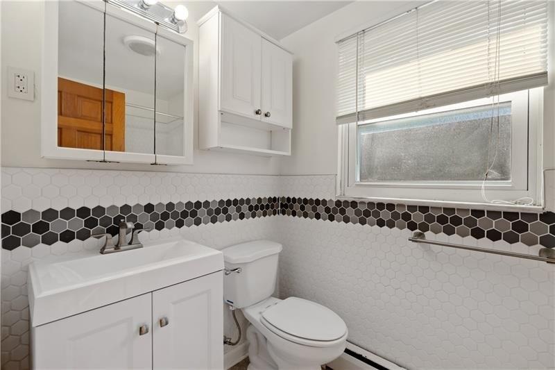 Nottingham Dr, Pittsburgh, PA 15235