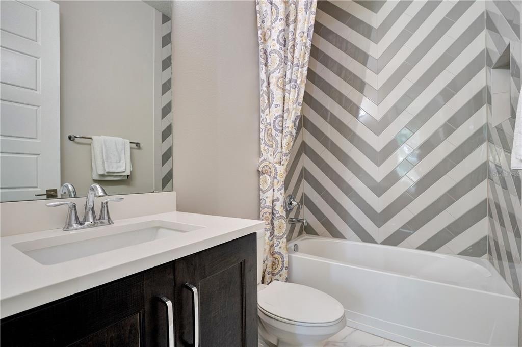 Red Tail Blvd, Sorrento, FL 32776