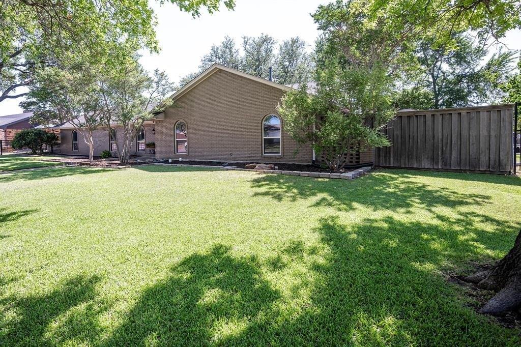Hawthorne Dr, Carrollton, TX 75006