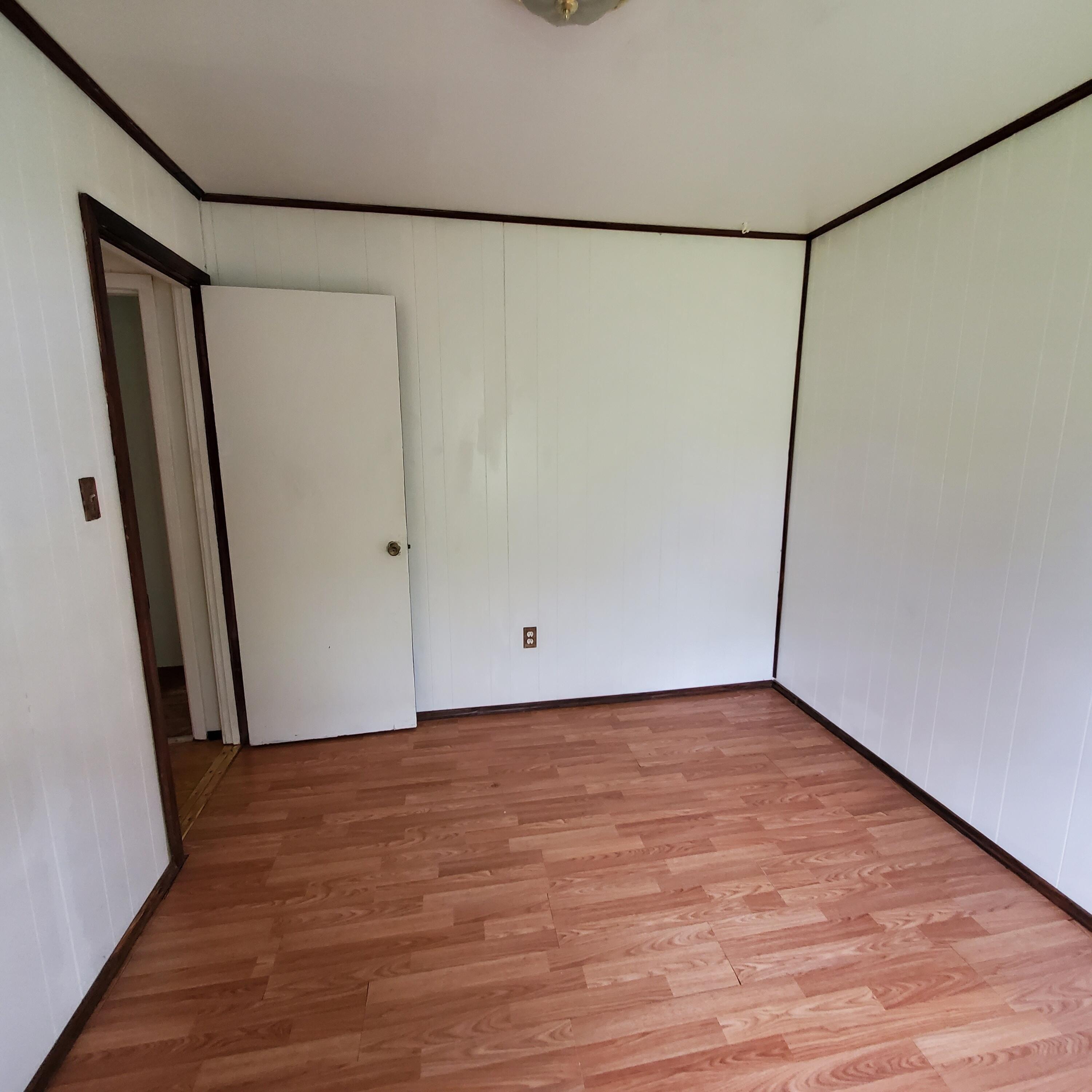 Cedar Ave, Buena Vista, VA 24416