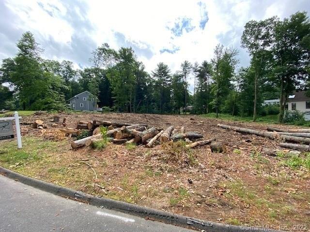 Oak Ridge Dr, Avon, CT 06001