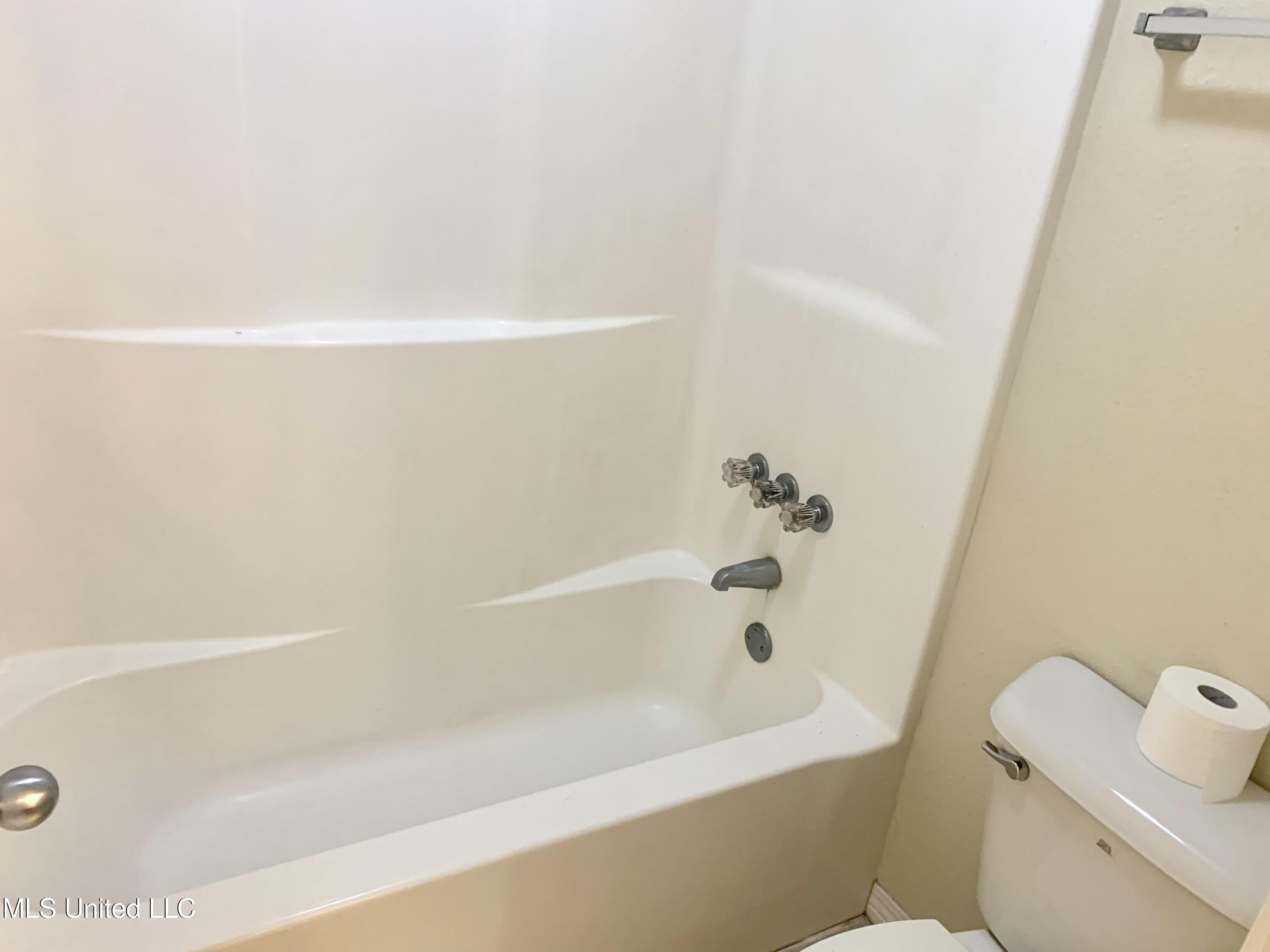 Highland Dr, Gautier, MS 39553