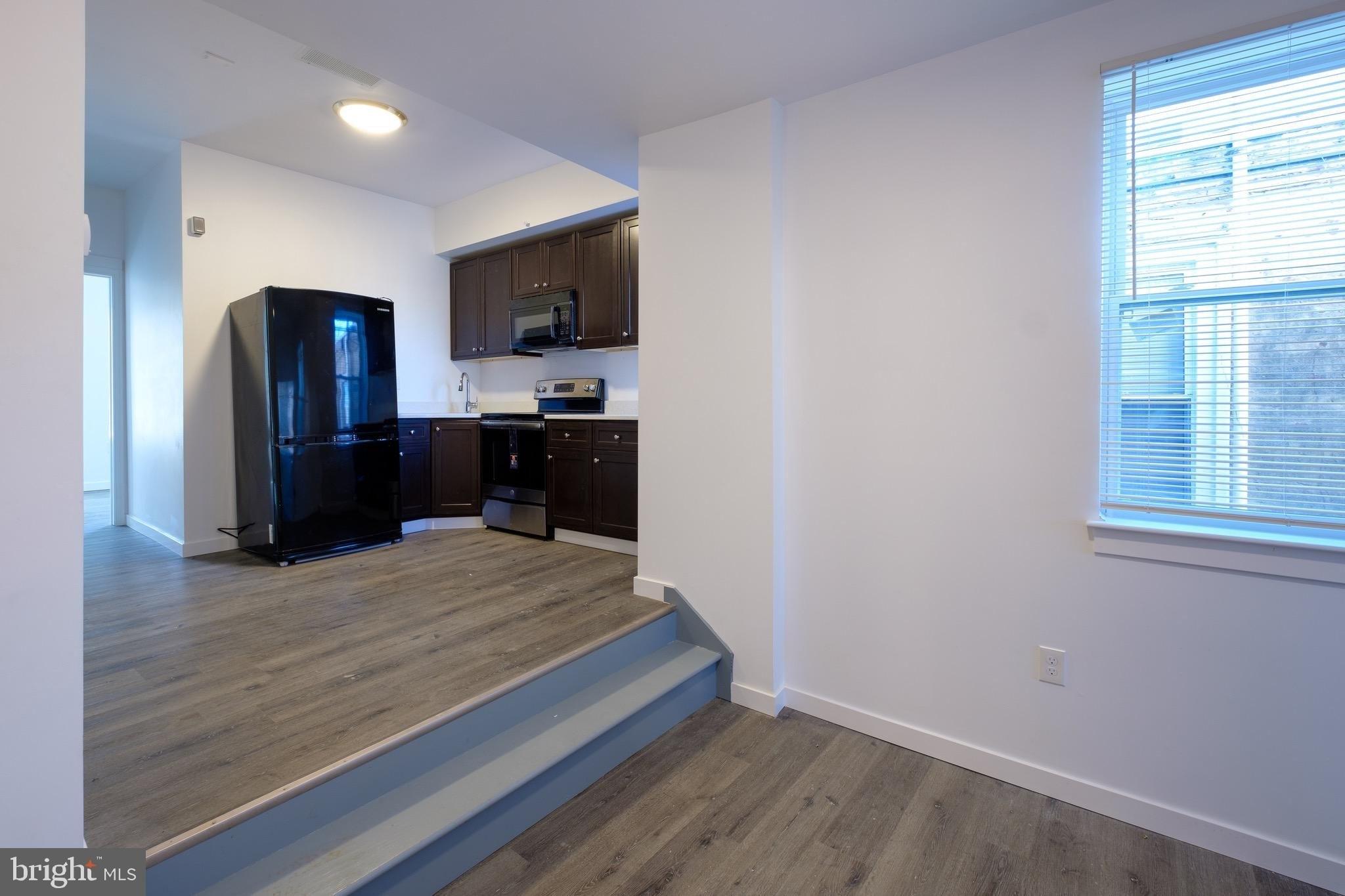 N 8th St, Philadelphia, PA 19122