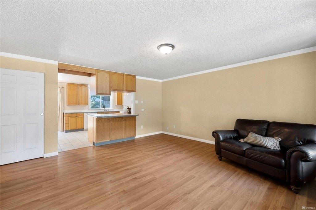 58th St E, Lake Tapps, WA 98391
