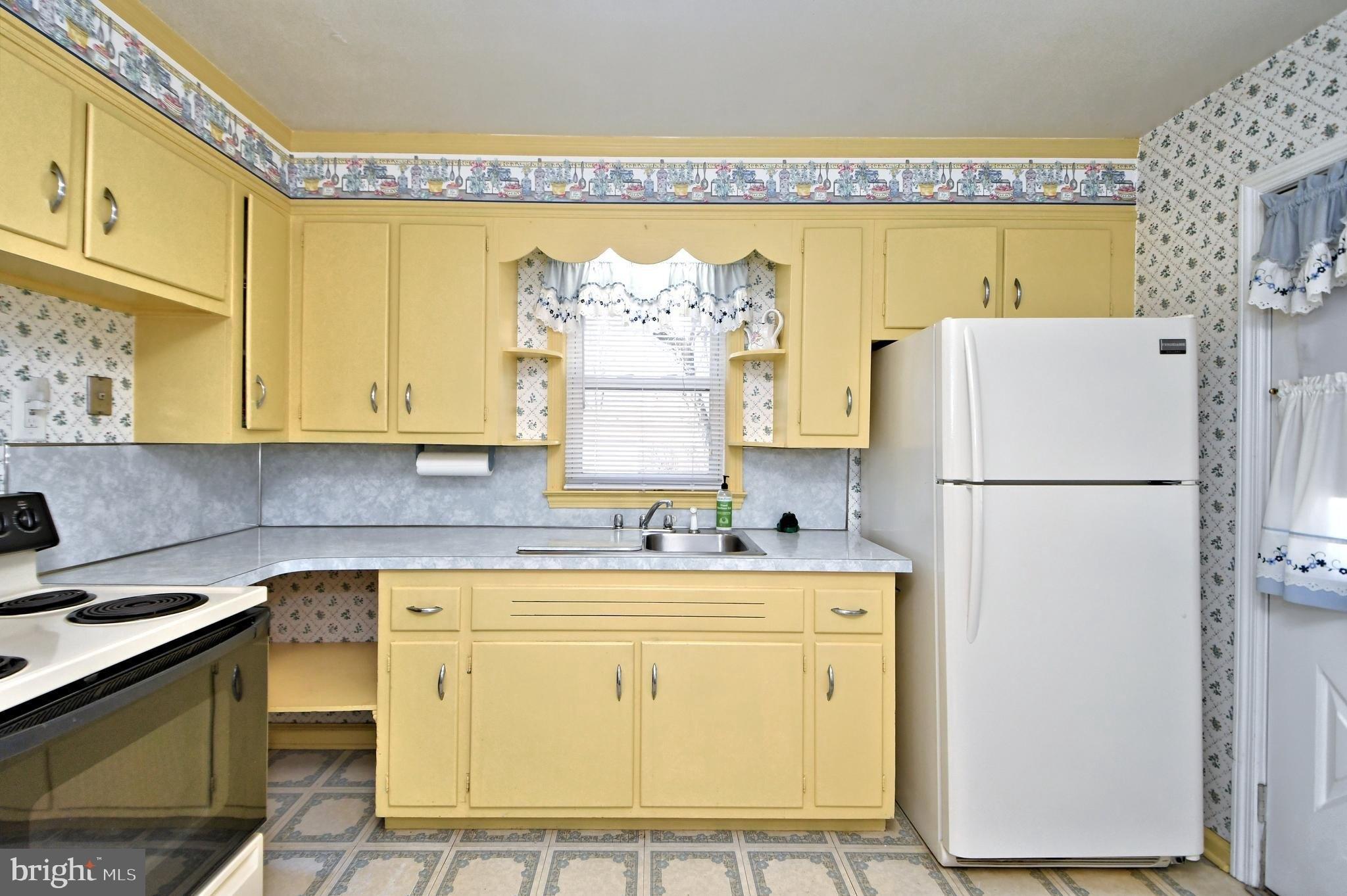 Letchworth Ave, Yardley, PA 19067