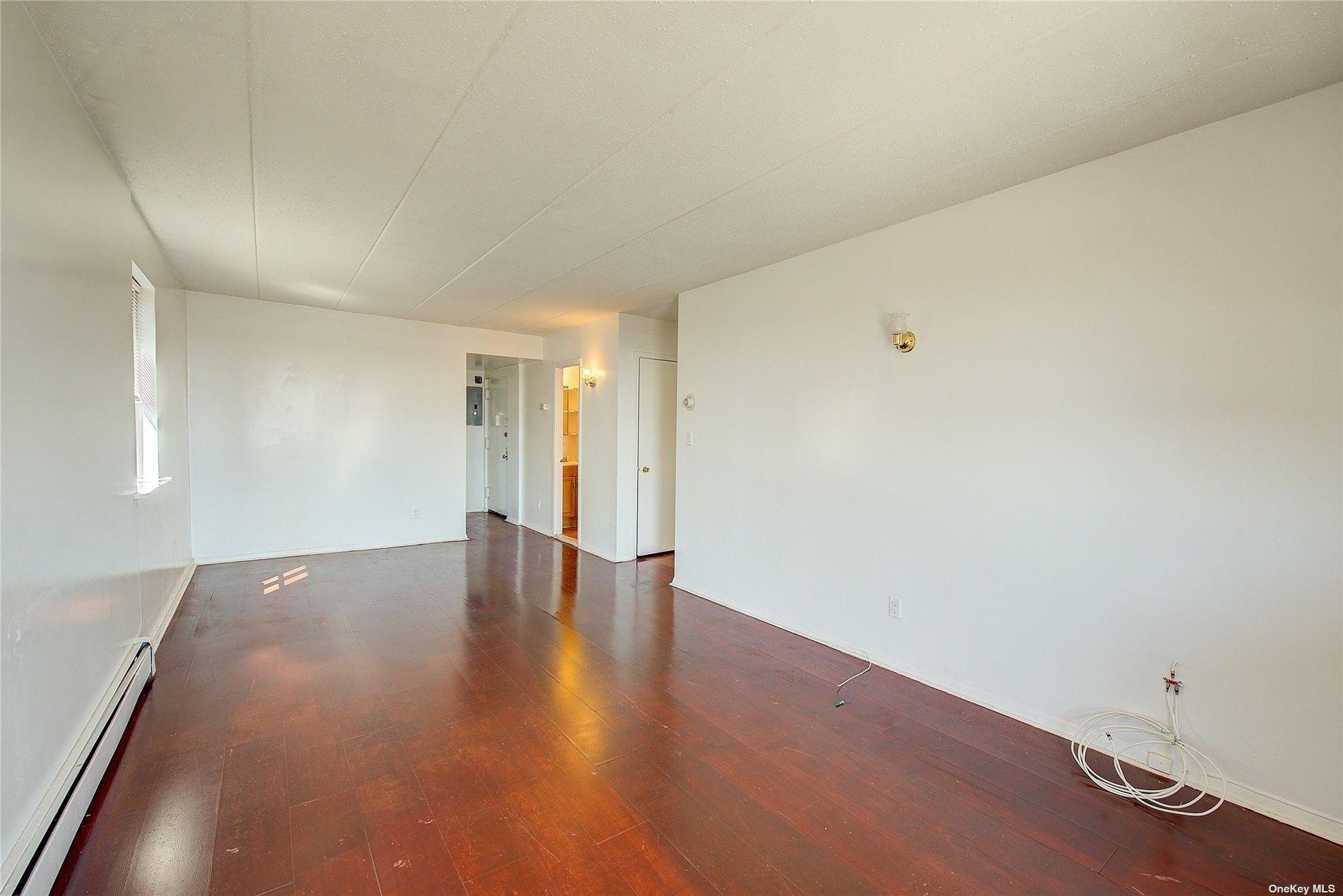 Wexford Ter, Jamaica, NY 11432