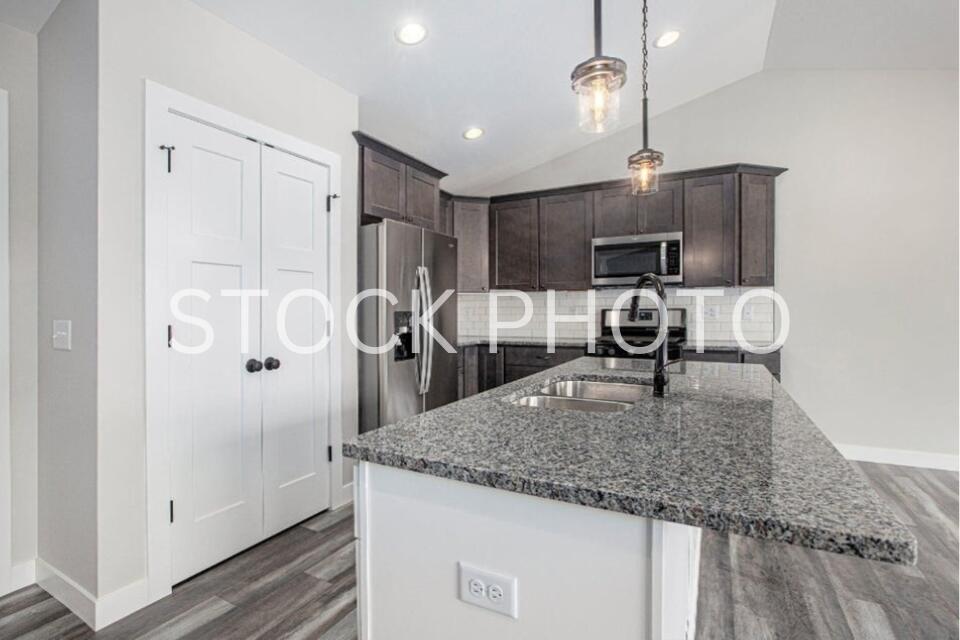 Hatton Cir, Richland, MI 49083