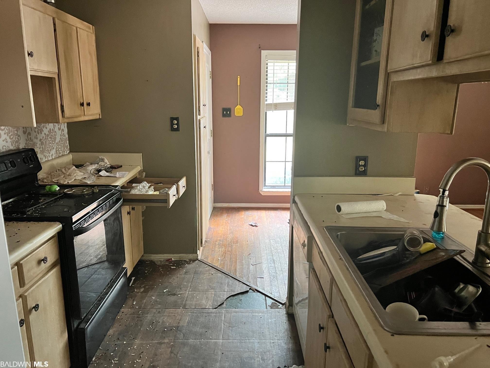 Webster Ln, Semmes, AL 36575