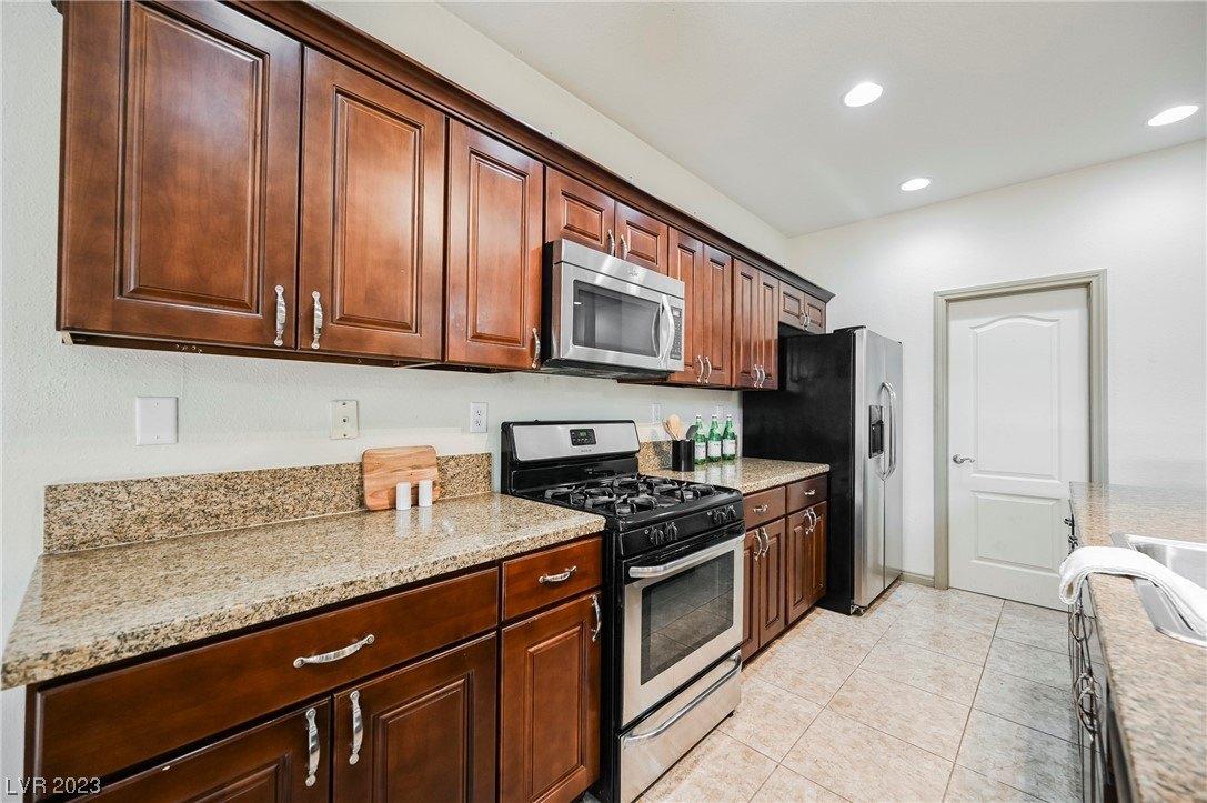Rock Dove Ave, Las Vegas, NV 89122
