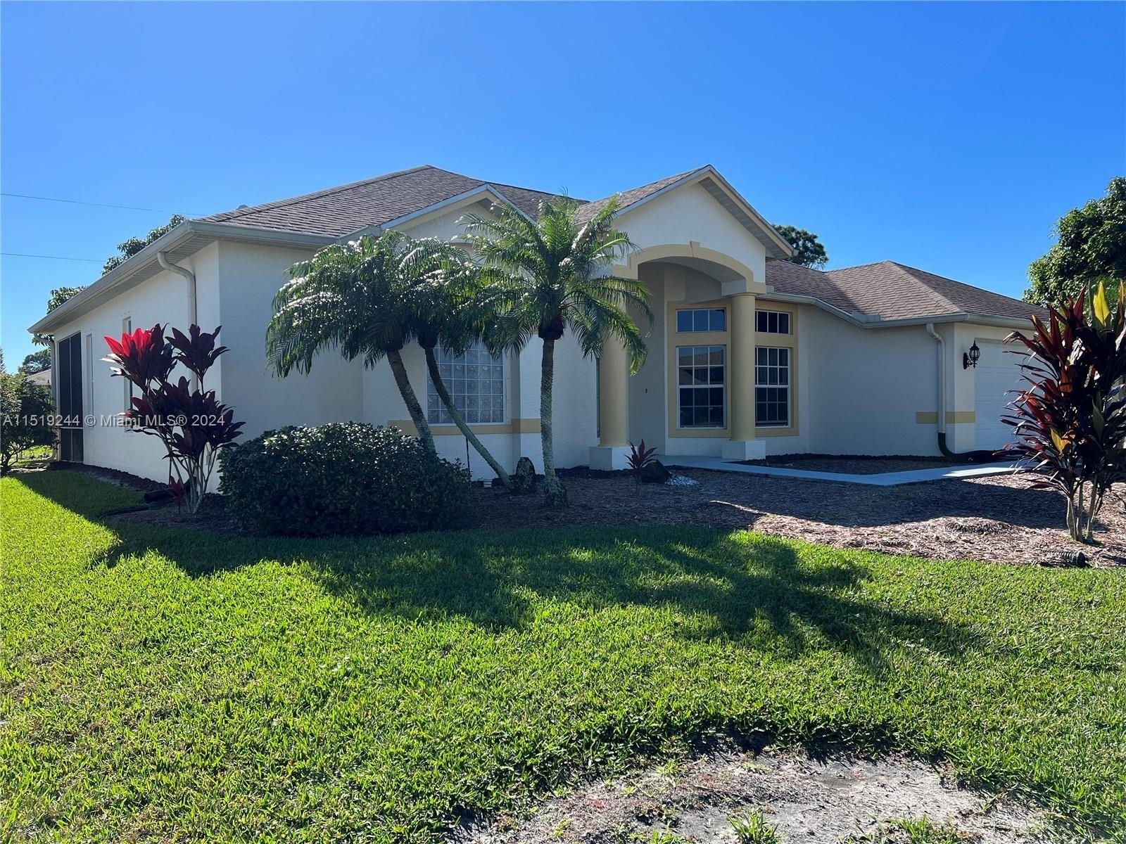 Sw Donna Ter, Port Saint Lucie, FL 34984