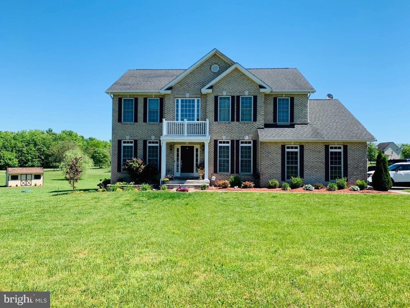 Paulas Cir, Kearneysville, WV 25430