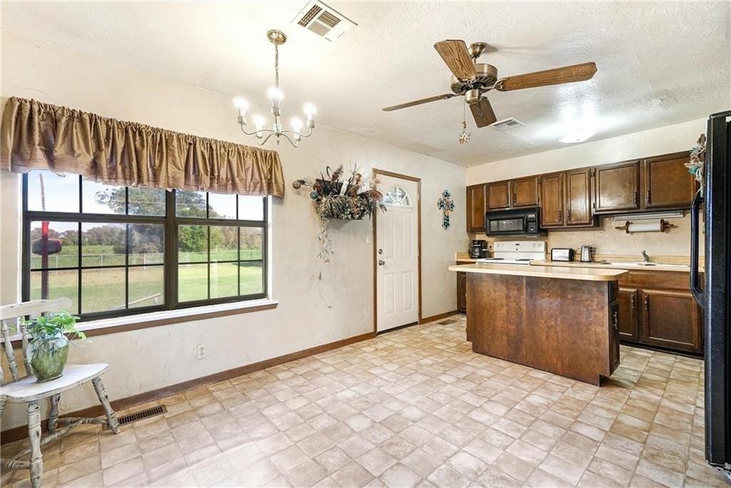 Cindy St, Mangum, OK 73554