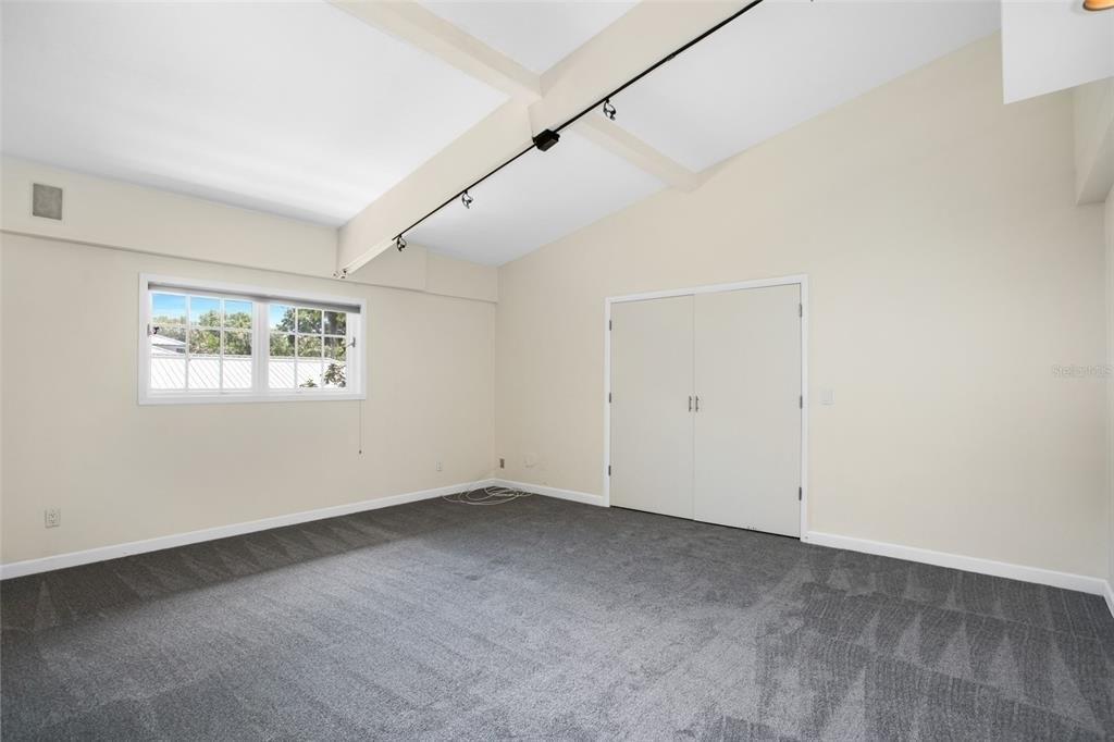 Gaines Dr, Winter Haven, FL 33884