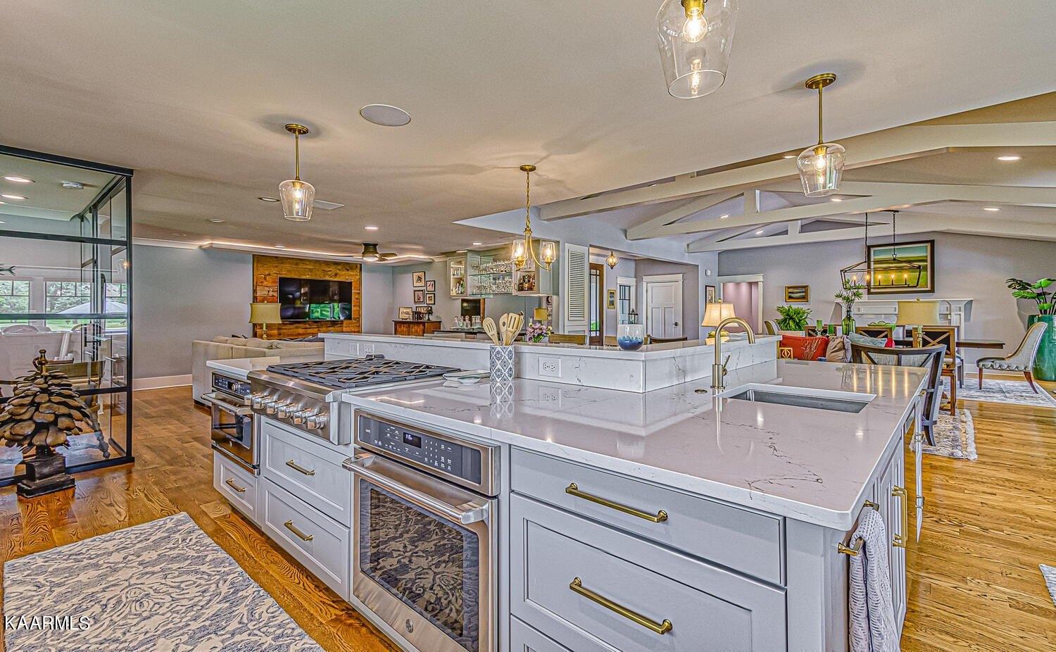 S Fox Den Dr, Farragut, TN 37934