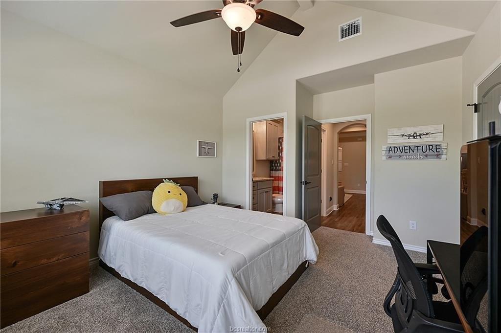 Summit Crossing Ln, College Station, TX 77845