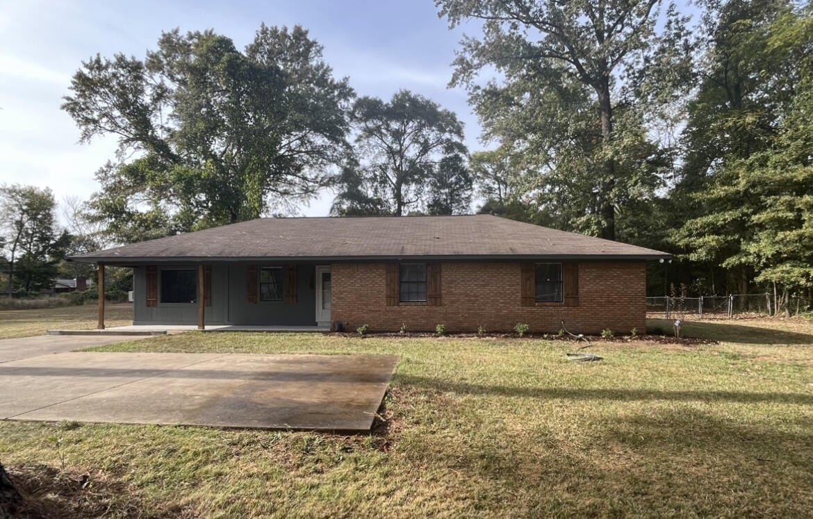 Curtis Rd, Columbus, MS 39702