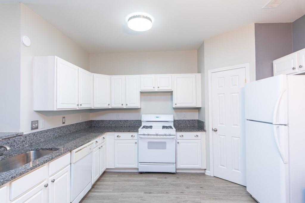 Mill Springs Cir, Buford, GA 30519