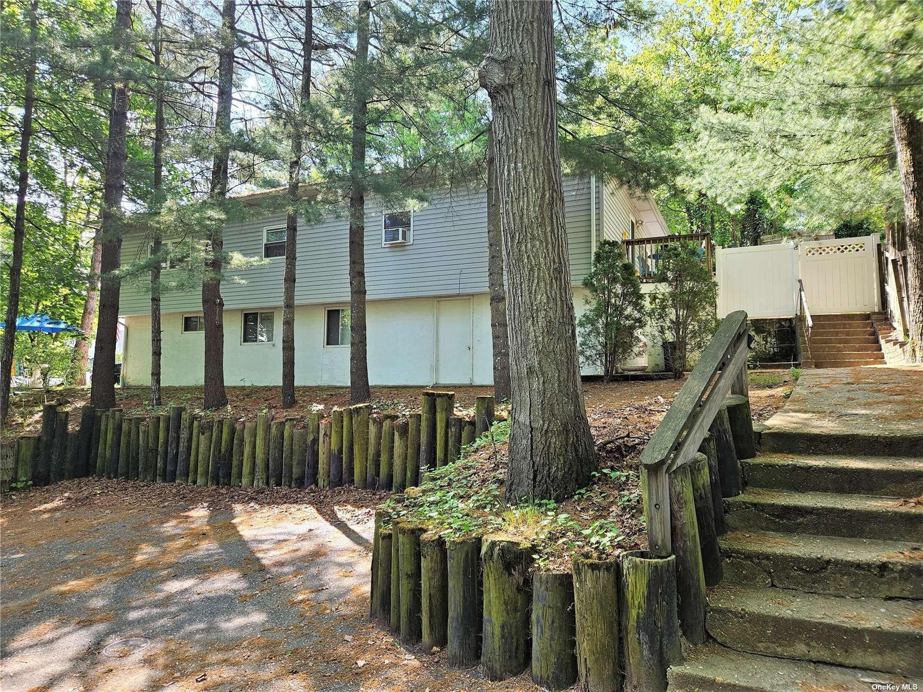 Aloma Rd, Rocky Point, NY 11778