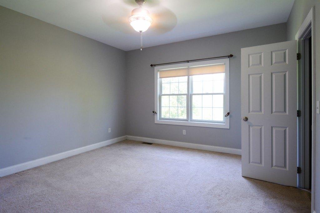 Jonathan Ln, Bellefonte, PA 16823