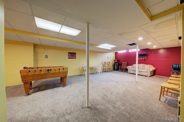 Woodgreen Ct, Canton, MI 48188