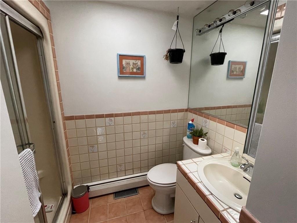 Friar Tuck Rd, Warwick, RI 02886