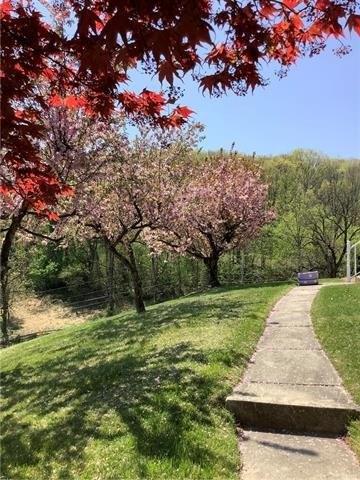 Kingstead Dr, Slatington, PA 18080
