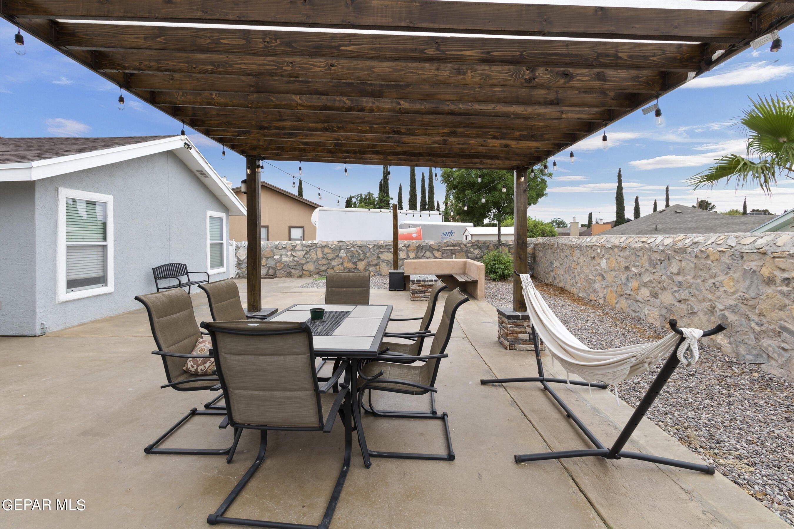 Swordsmen Pl, El Paso, TX 79936