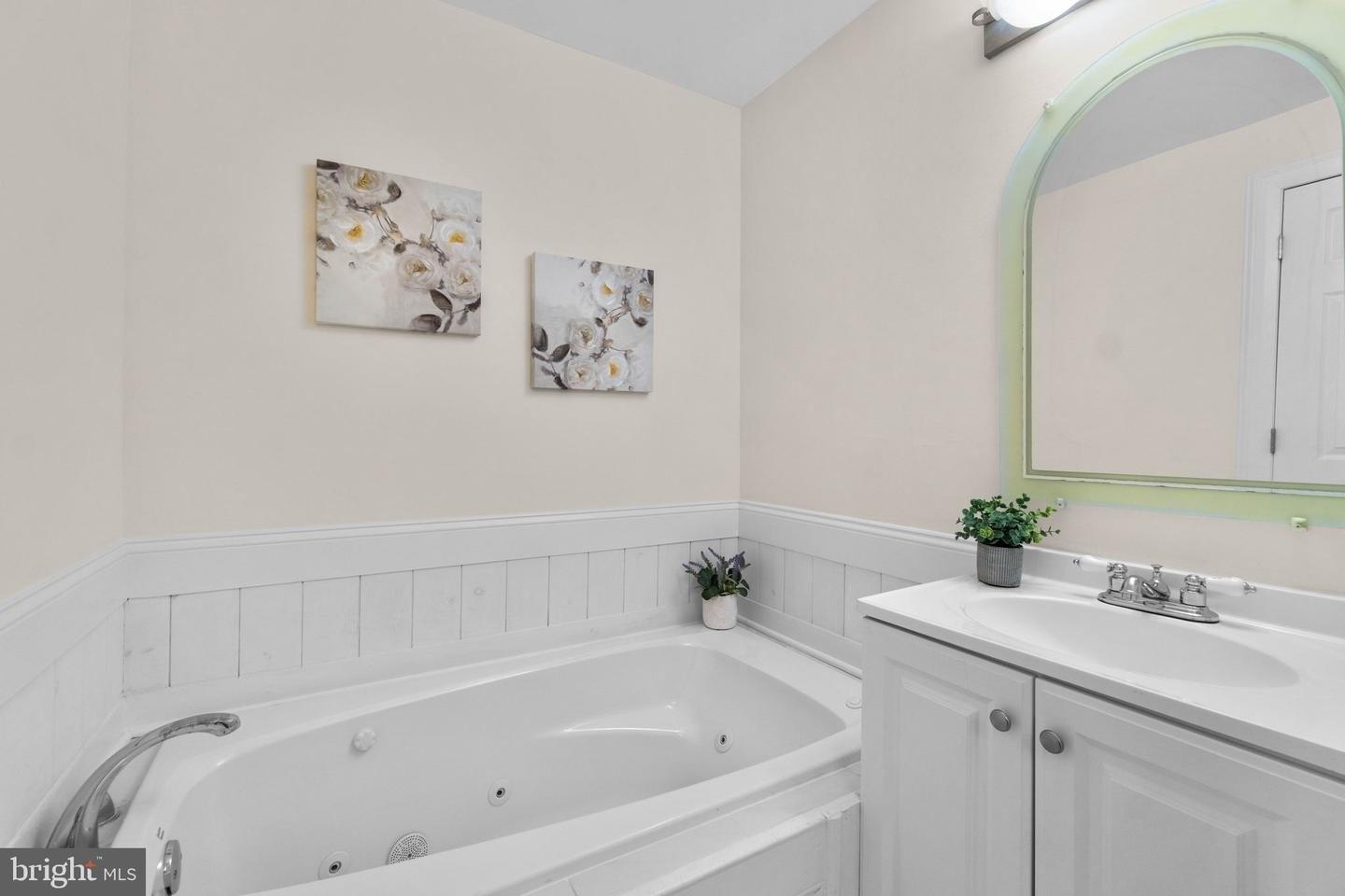 Knighthood Ln, Columbia, MD 21045