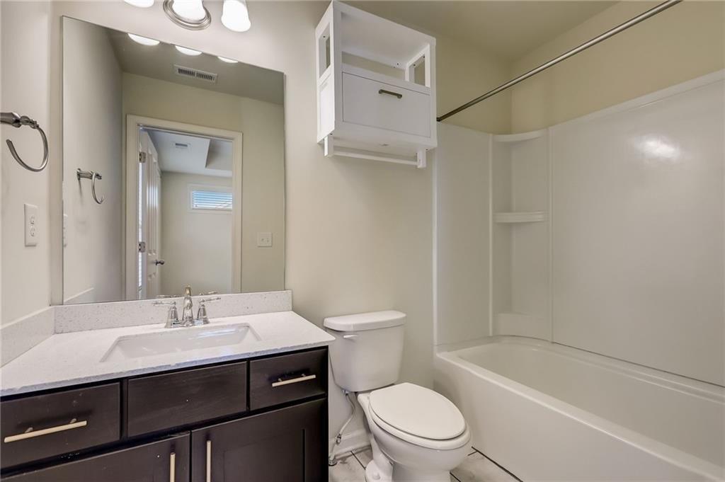 Glisten Ave, Sandy Springs, GA 30328