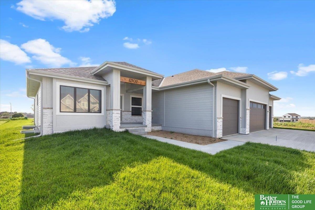 Ellison Ave, Elkhorn, NE 68022