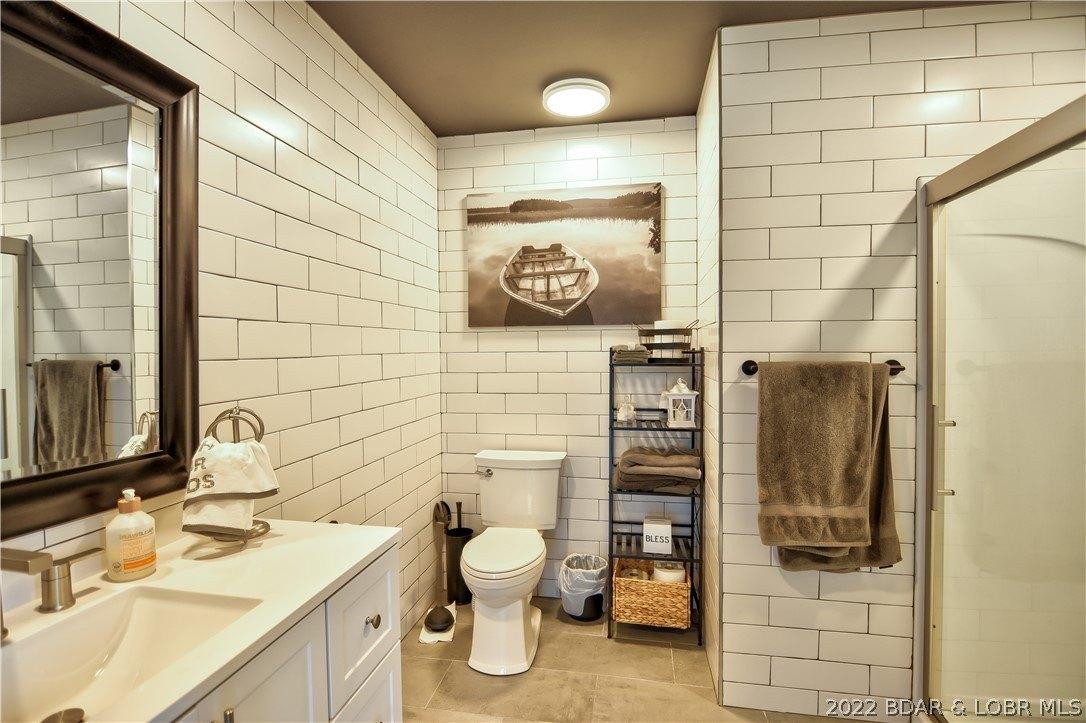 Wedge Wood Dr, Camdenton, MO 65020