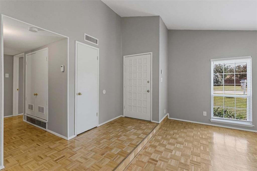 Barton Rd, Carrollton, TX 75007