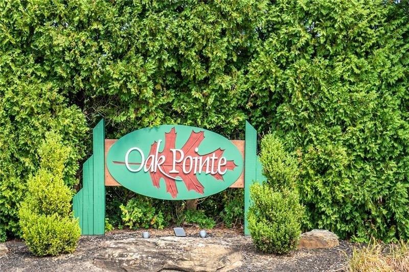 Oak Point Dr, Mc Kees Rocks, PA 15136
