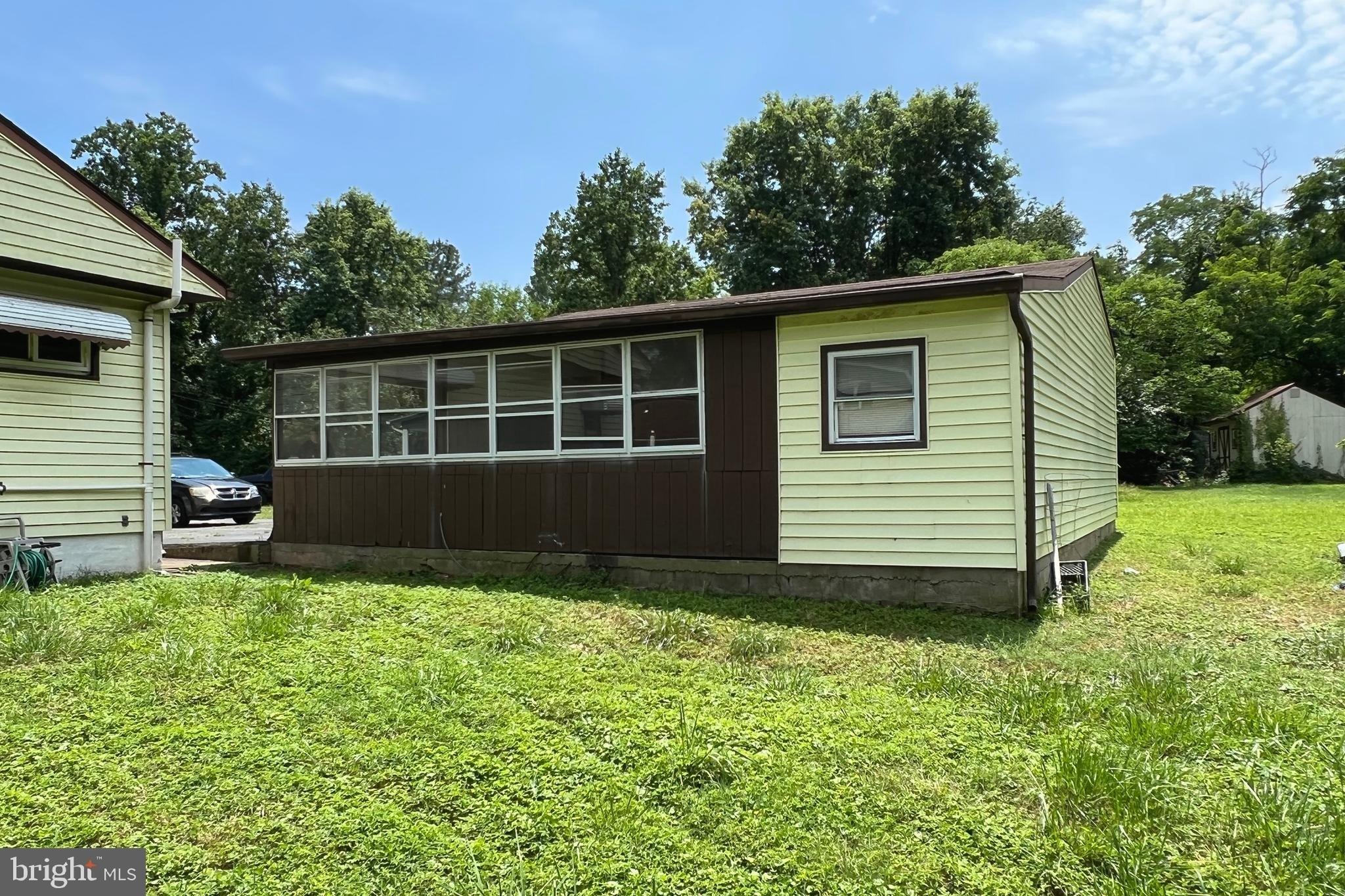 Poplar Rd, Essex, MD 21221