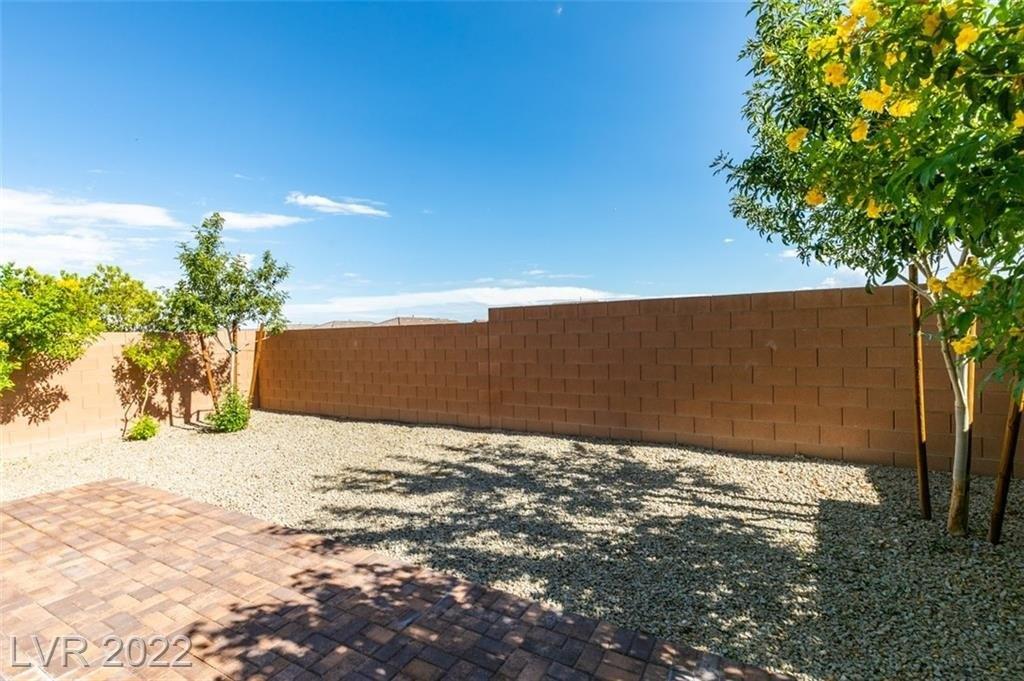 Wellington Peak Rd, Las Vegas, NV 89148