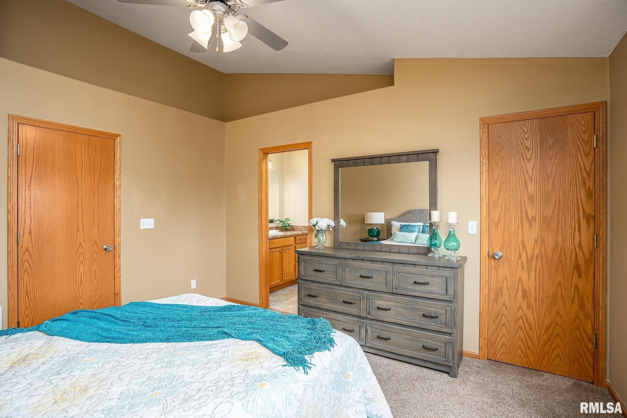 Prairie Meadow Dr, Blue Grass, IA 52726