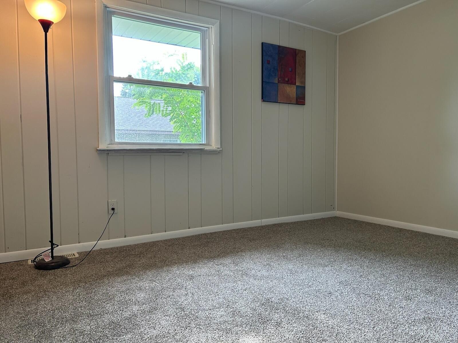 E Beech St, Cedar Springs, MI 49319