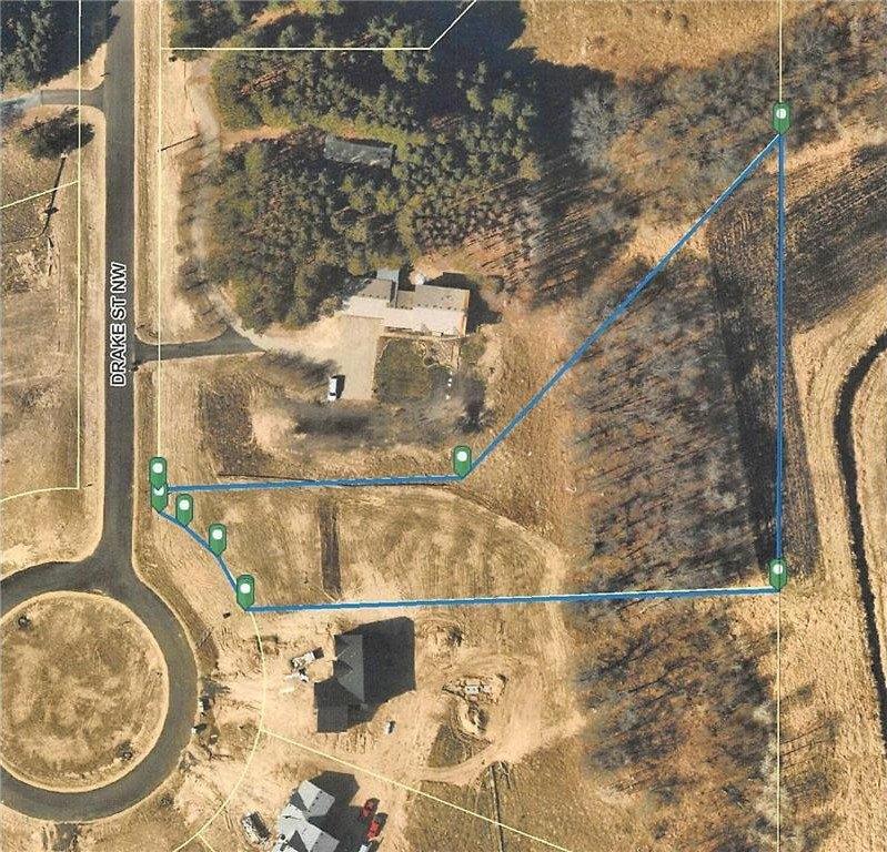 Drake St Nw, Cedar, MN 55011
