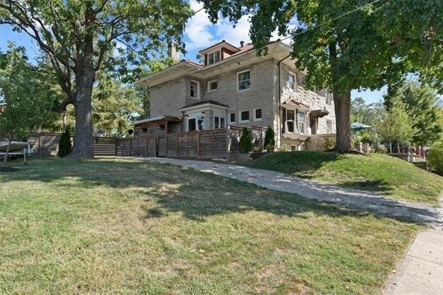 Gladstone Blvd, Kansas City, MO 64124
