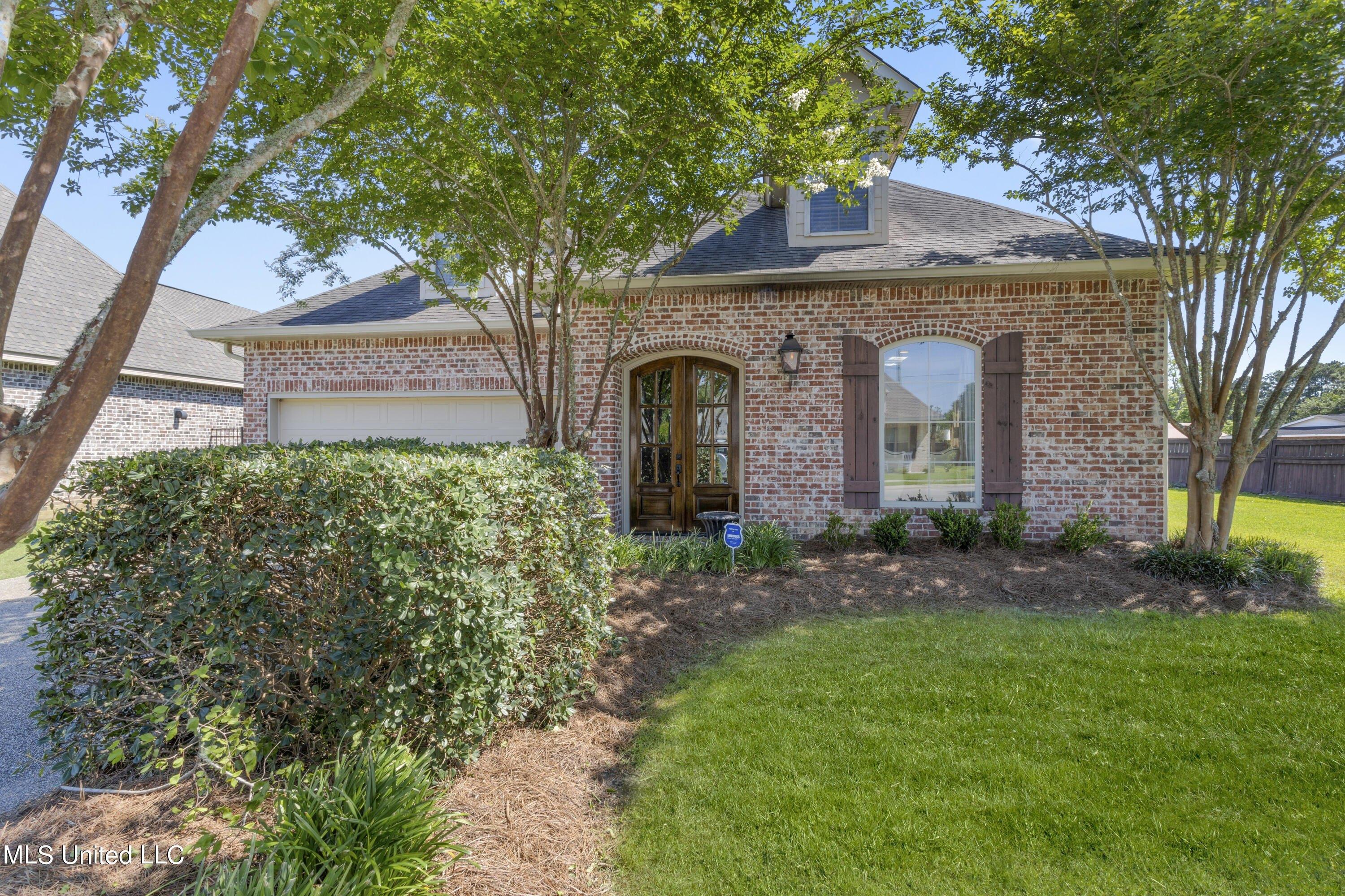 Acadian Village Dr, Ocean Springs, MS 39564
