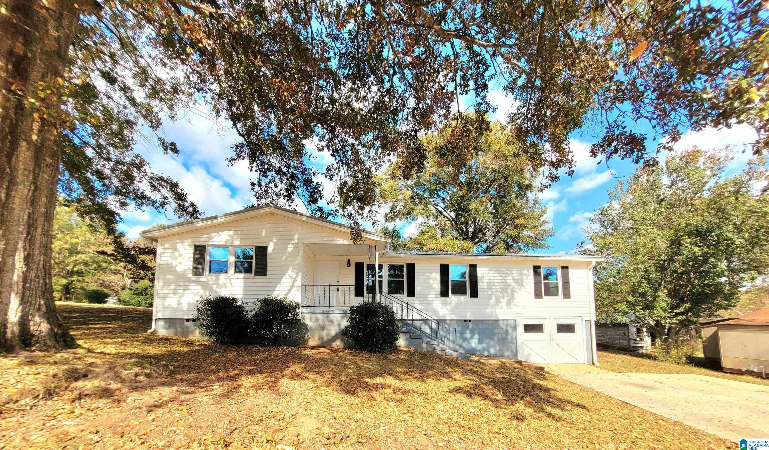 Hendricks St, Talladega, AL 35160