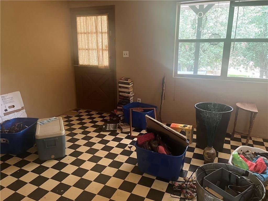 Stella Dr, Canton, GA 30115