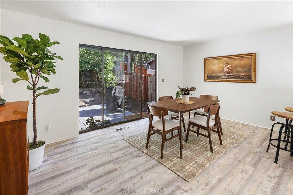 Avenue San Luis, Woodland Hills, CA 91364