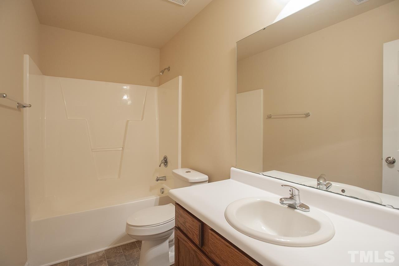 Barewood Dr, Four Oaks, NC 27524