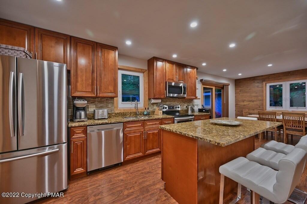 Country Place Dr, Tobyhanna, PA 18466