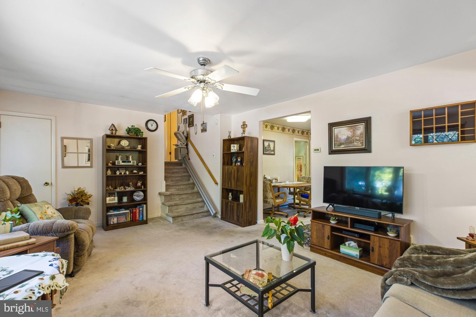 S Grand St, Hammonton, NJ 08037