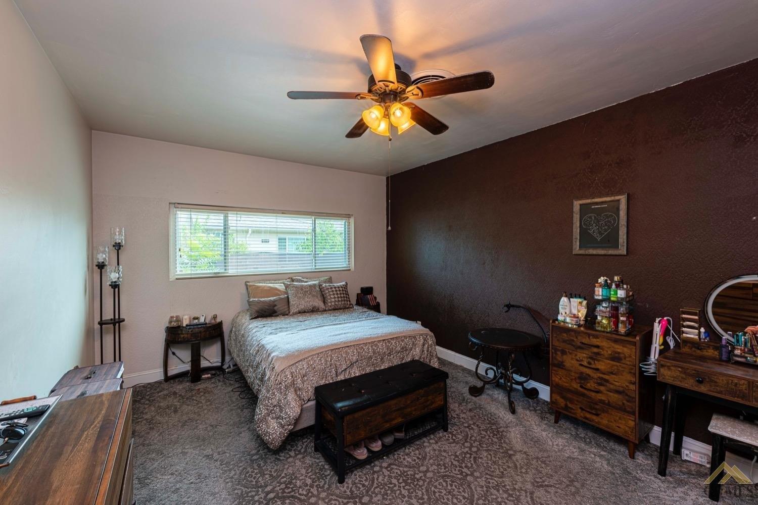 Mannel Ave, Shafter, CA 93263